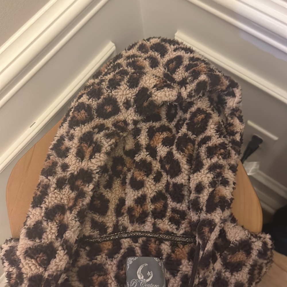 Sweatshirt - Picture 3 of 4